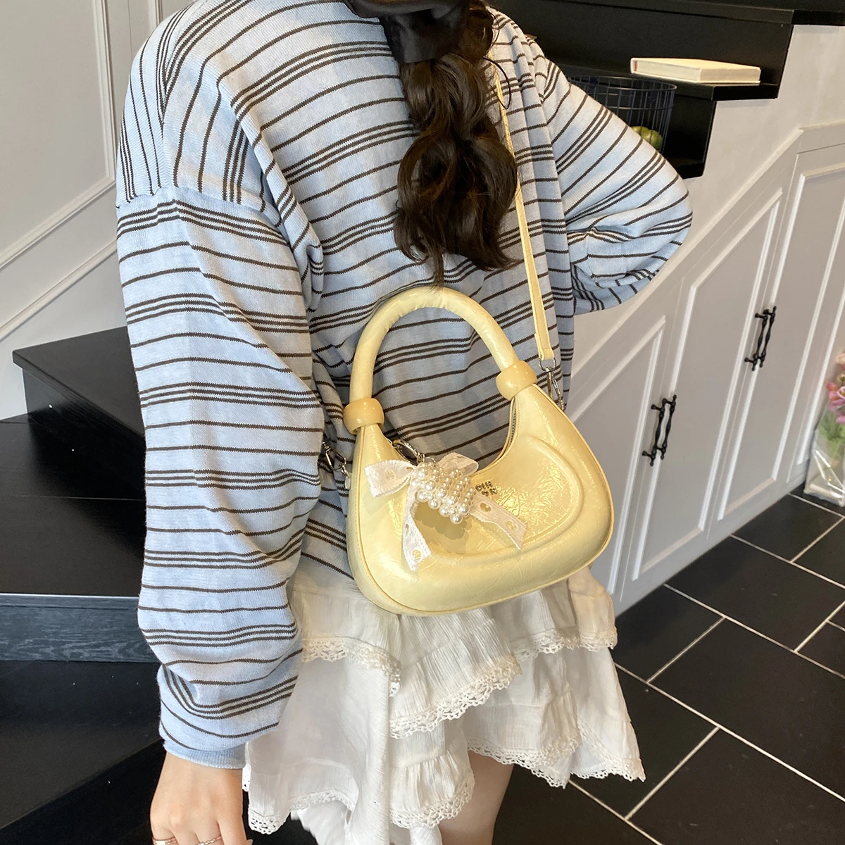 

Simple Casual Dumpling Bag Fashion Versatile Women's PU Leather Single Shoulder Crossbody Bag Trendy Commuting Storage Bags