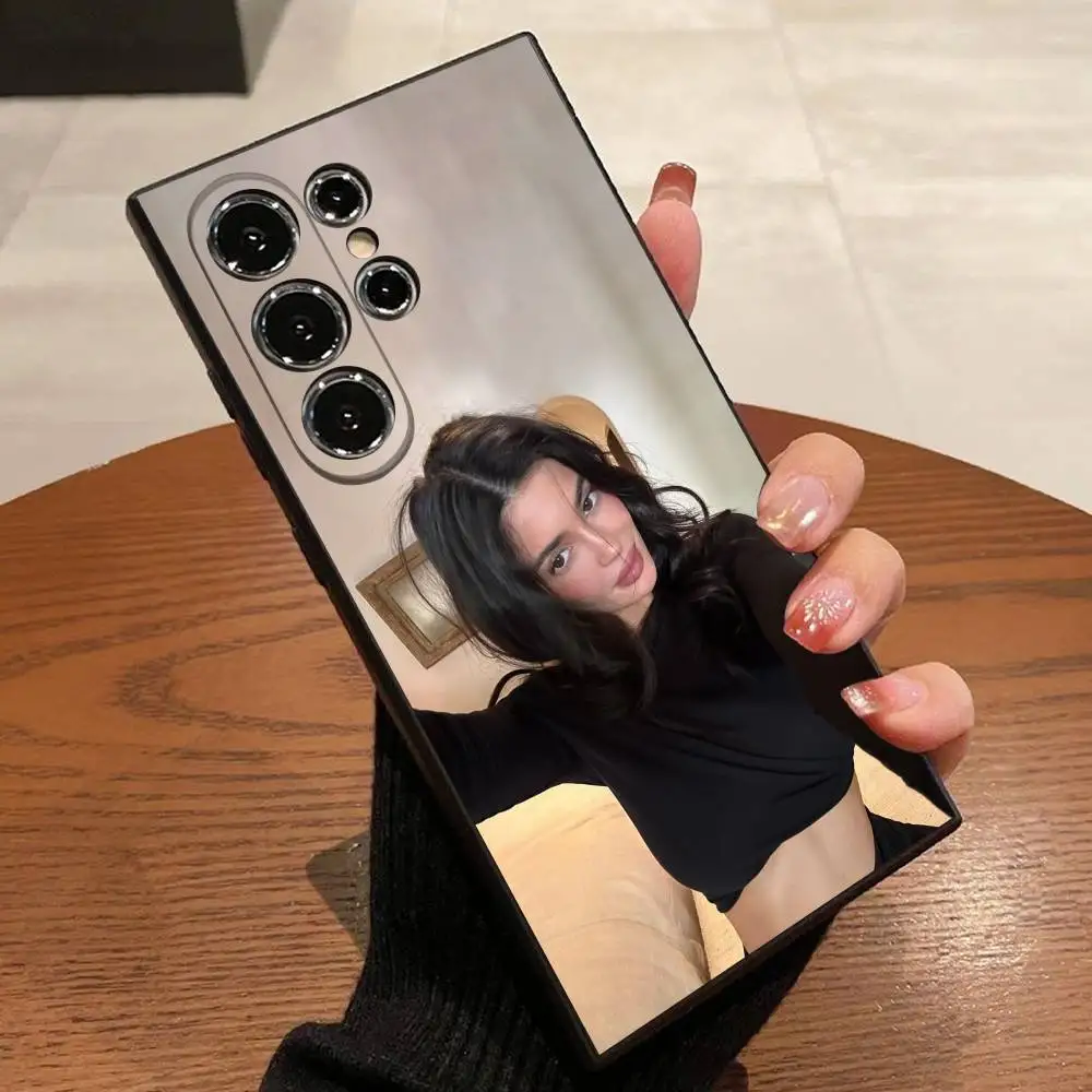 K-Kylie Jenner Telefoonhoesje voor Samsung S25,S24,S21,S22,S23,S30,Ultra,S20,Plus,Fe,Lite,5G Black Box