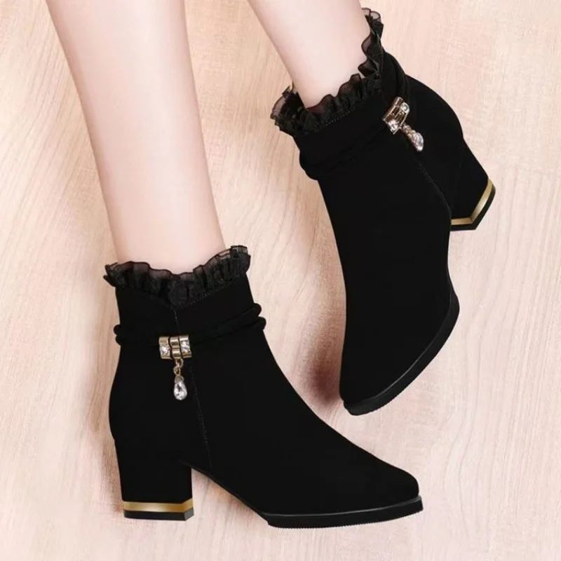 

Women's Slimming Autumn/Winter Boots - Suede Chunky Heel Boots, Metal Buckle Decor Boots, Pointed Toe Warm Cotton Lined Boots