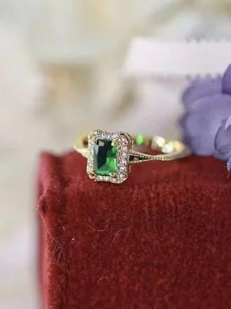 

Retro Court European Sle Emerald Zircon Gold Plated 8K Ring Finger Ring 'S Forest' Fre out Faion Jewelry