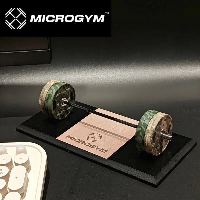 

Миниатюрная модель гантели в камуфляжной расцветке Microgym, украшение для фитнес-стола, подарок для мужчин и женщин, декор для дома и офиса