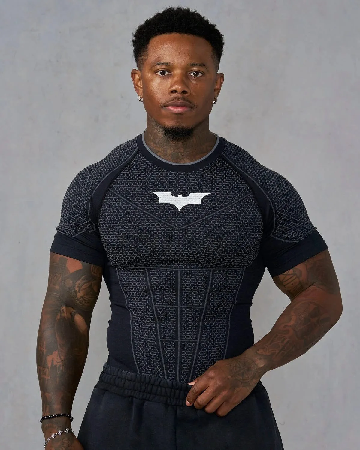 2026 Sommer Herren Sport-Laufshirt Atmungsaktiv Schnelltrocknend Fledermaus-Muster Kurzarm Klassisch Trendy Street-Style