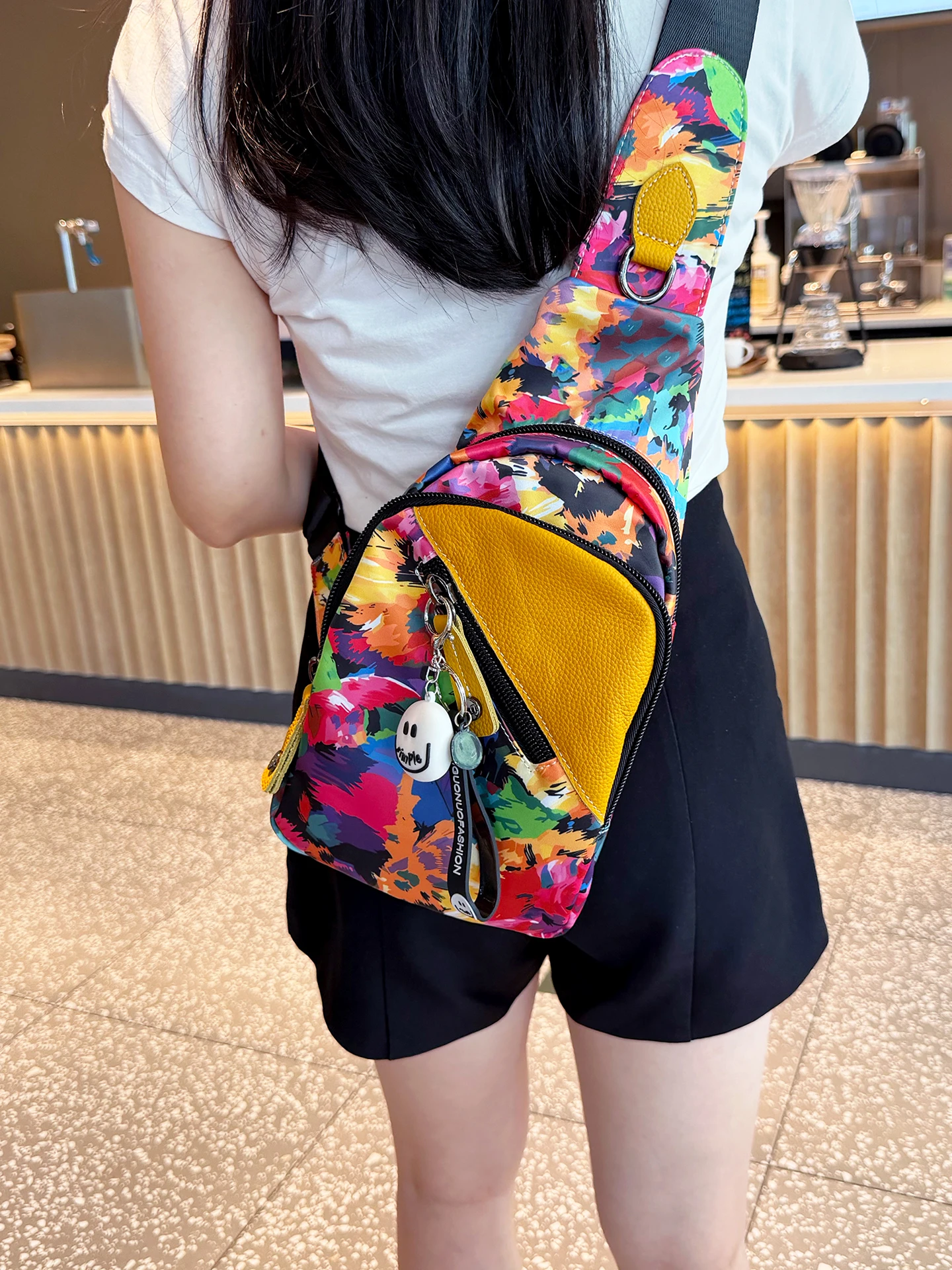 fashionable-printed-women's-crossbody-bag-casual-leather-chest-bag-multi-functional-lightweight-single-shoulder-bag