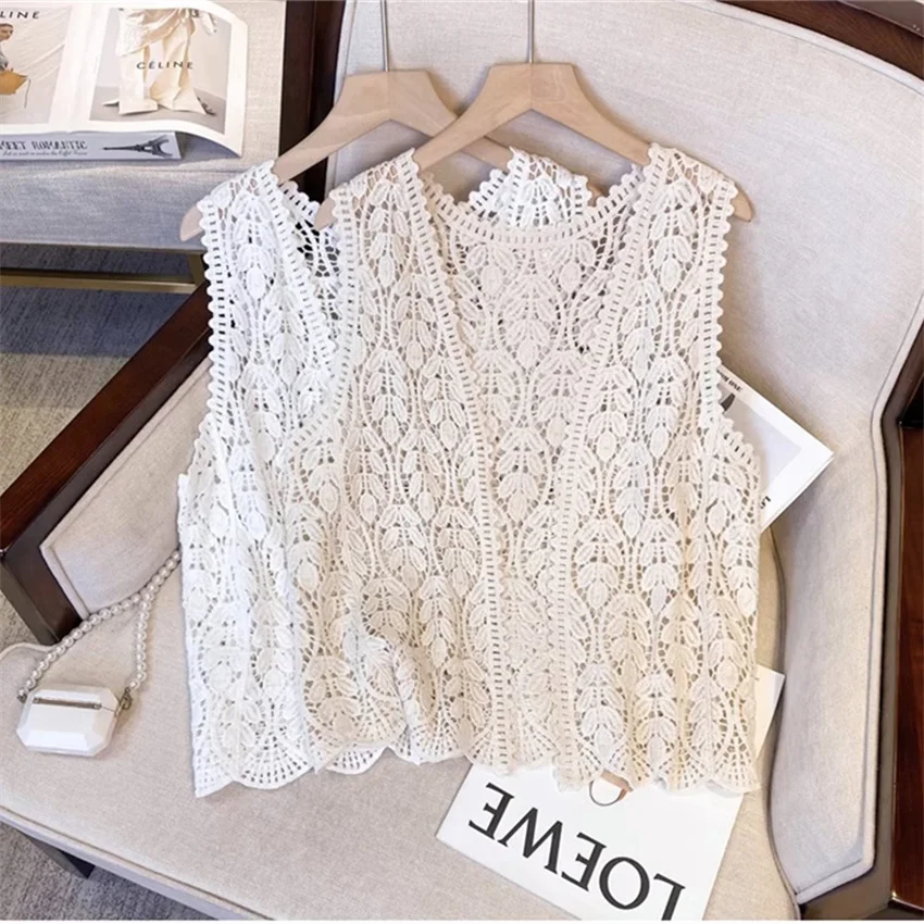 

2025 Women Hollow Out Knitted Vest Fashion Lady V-neck Vests Big Size Girl Sleeveless Jackets Short Paragraph Cardigan Tops 2465
