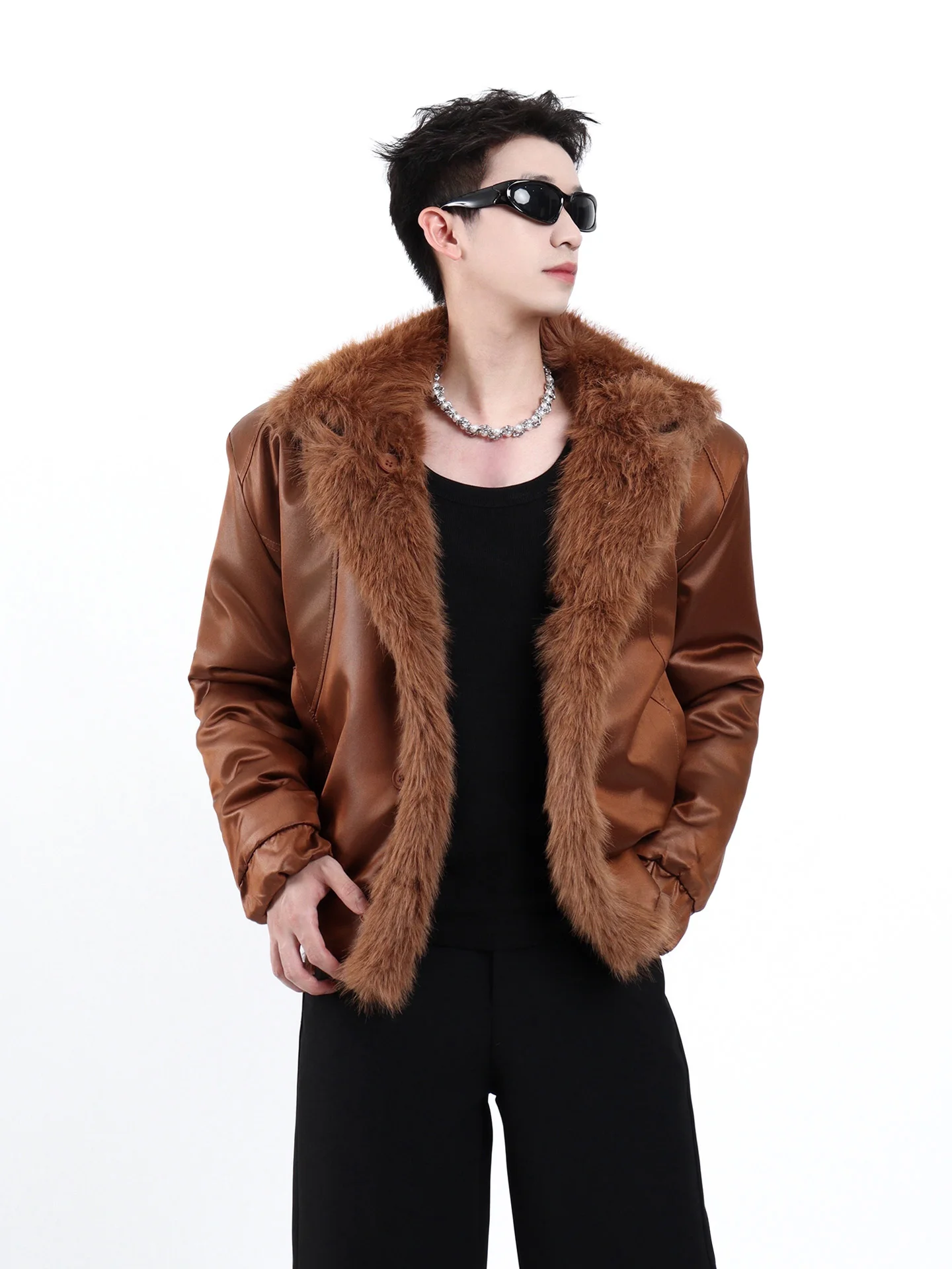 سترات رجالية ذات ياقة من الفرو الصناعي على الوجهين سترات رجالية لشتاء 2025 سترات جديدة راقية من الفرو الصناعي معاطف سميكة متكاملة #3