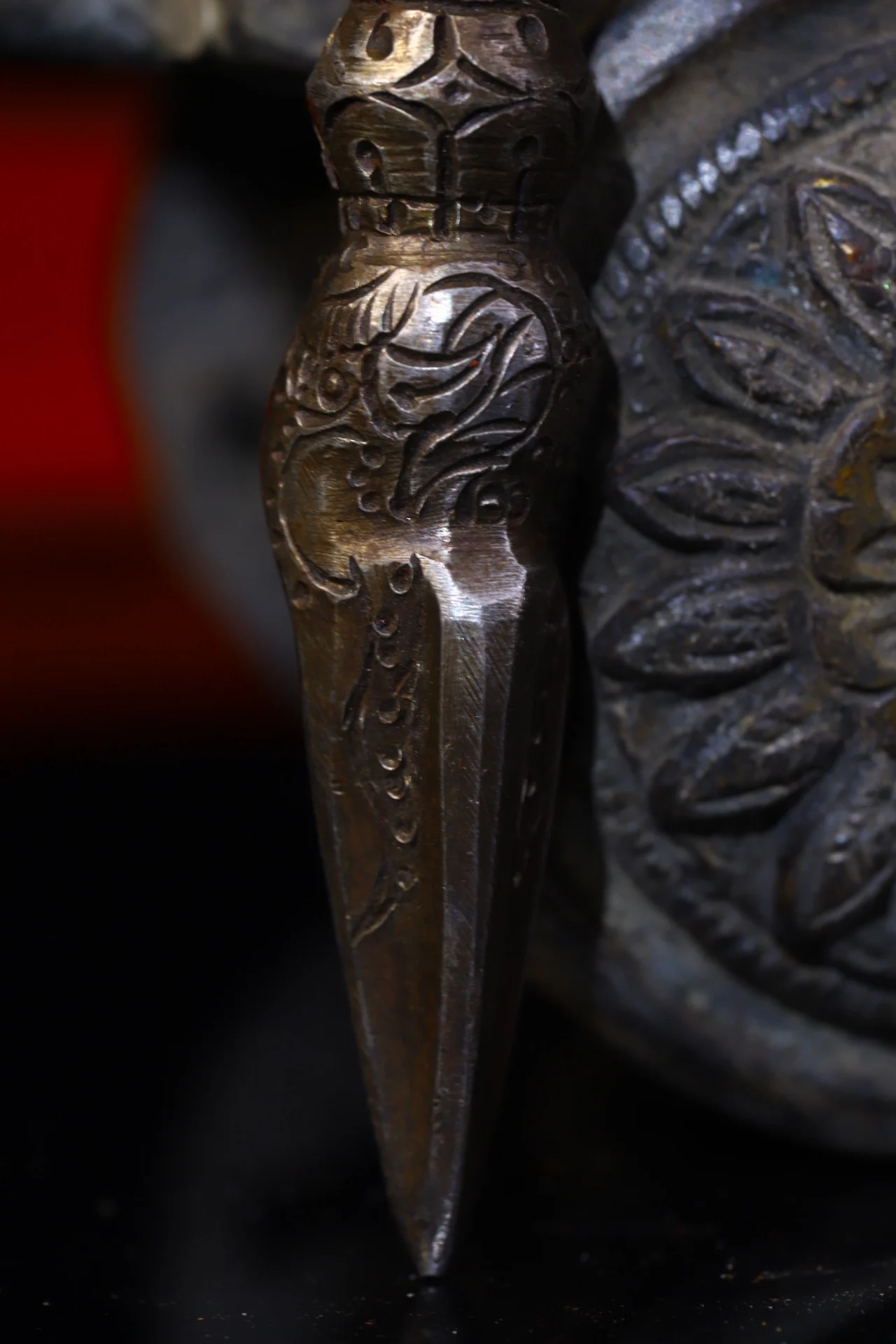 4 "مجموعة معبد التبت القديمة Tiantie Cinnabar البومة جمجمة رأس رأس Dorje Vajra Phurpa تميمة قلادة تاون هاوس طرد الأرواح الشريرة