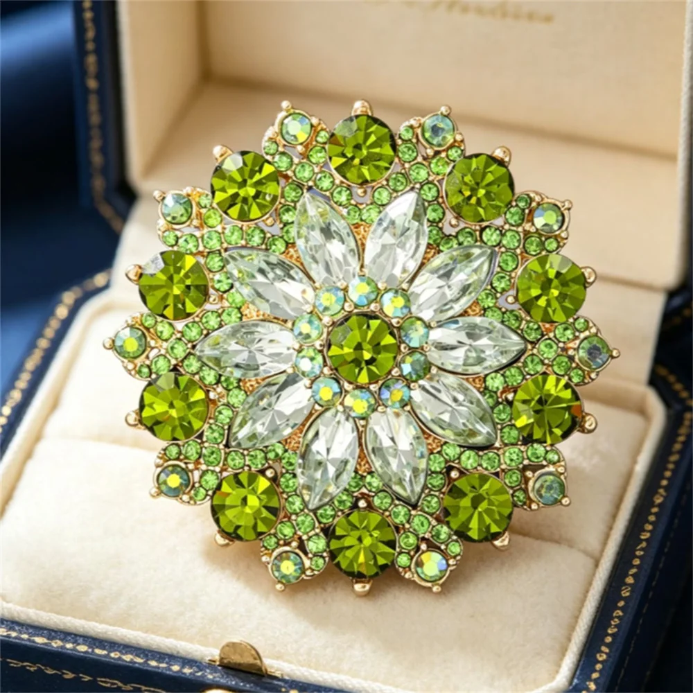 Sunflower Luxury Green Rhinestone Brooches for Women 4 Color Flower Plant Lapel Pins Party Jewelry Accessories