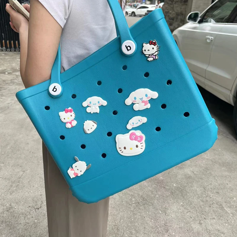 8 pçs cinnamoroll e hellokitty encantos bogg saco acessórios bolsa fivela decorativa celebridade mesmo estilo pequenos encantos