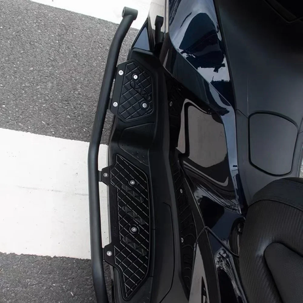 Modified aluminum alloy foot pedals with integrated stainless steel guardrails and safety bumper, 2020-2025 model PCX160