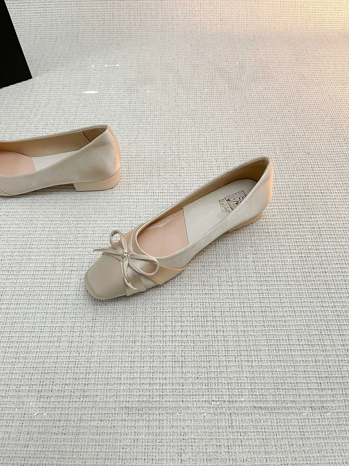 retro-style-leather-mary-jane-flat-ballet-single-shoes-women's-versatile-rivet-pointed-toe-slip-on-fashionable-all-season-shoes