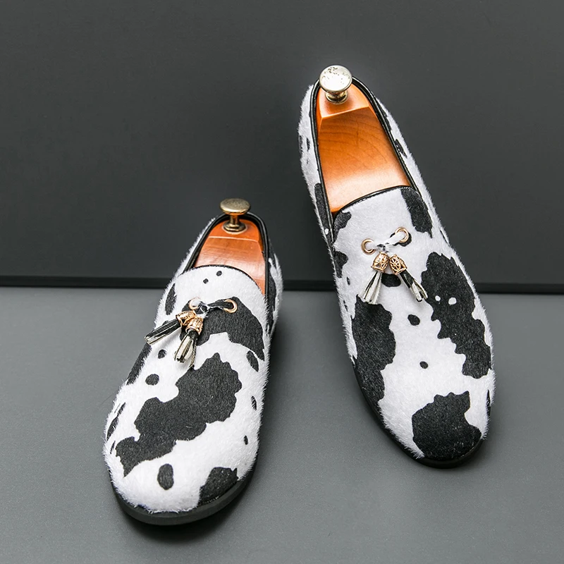 Fashion Black White Cow Suede Leather Tassel Party Loafers Mens Character Shoes Slip-on Pea Shoes Prom Dress Shoes Driving Shoes