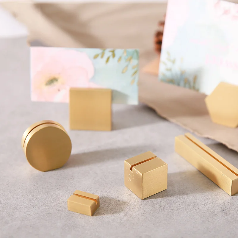 

Golded Brass Geometric Photo Clip Card Holder Wedding Party Name Tag Number Picture Frame Display Stand Home Desktop Decoration