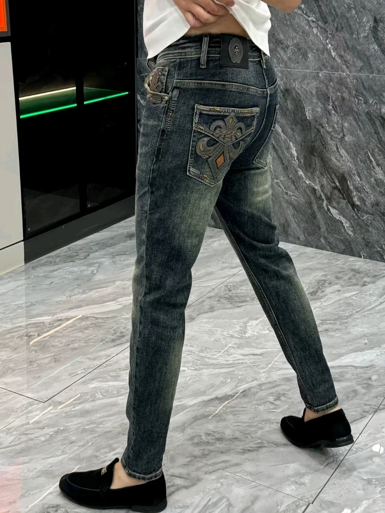 

Модные высококачественные мужские джинсы: Новинка осенне-зимнего сезона, приталенный крой, прямые штанины, повседневные, комфортные, с ощущением роскоши