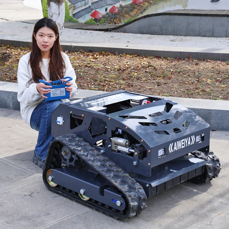 Customized remote-controlled lawn mower, all terrain tracked lawn mower, football field, estate lawn mowing, beautification