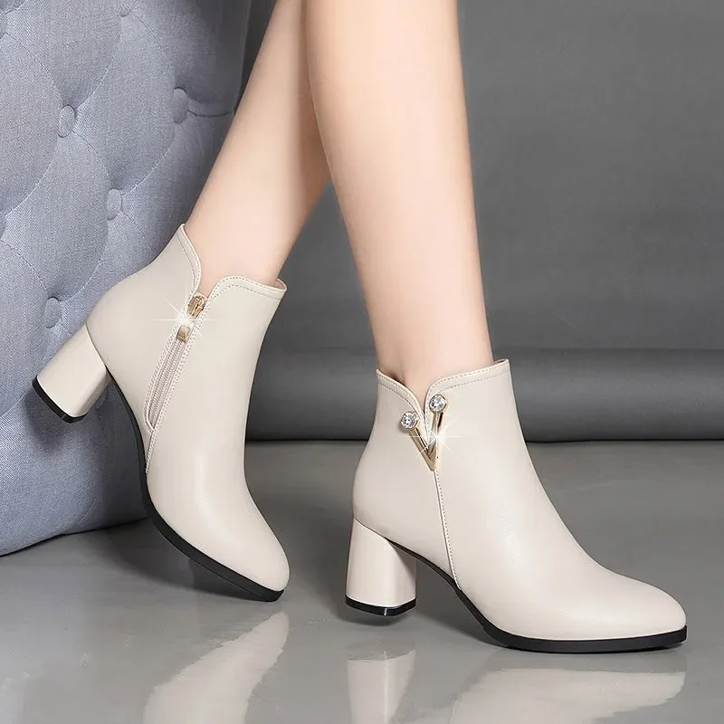 2024 Brand Women's Shoes Side Zipper Women's Boots Fashion Metal Decoration Office and Career New Pointed Toe Solid Ankle Boots