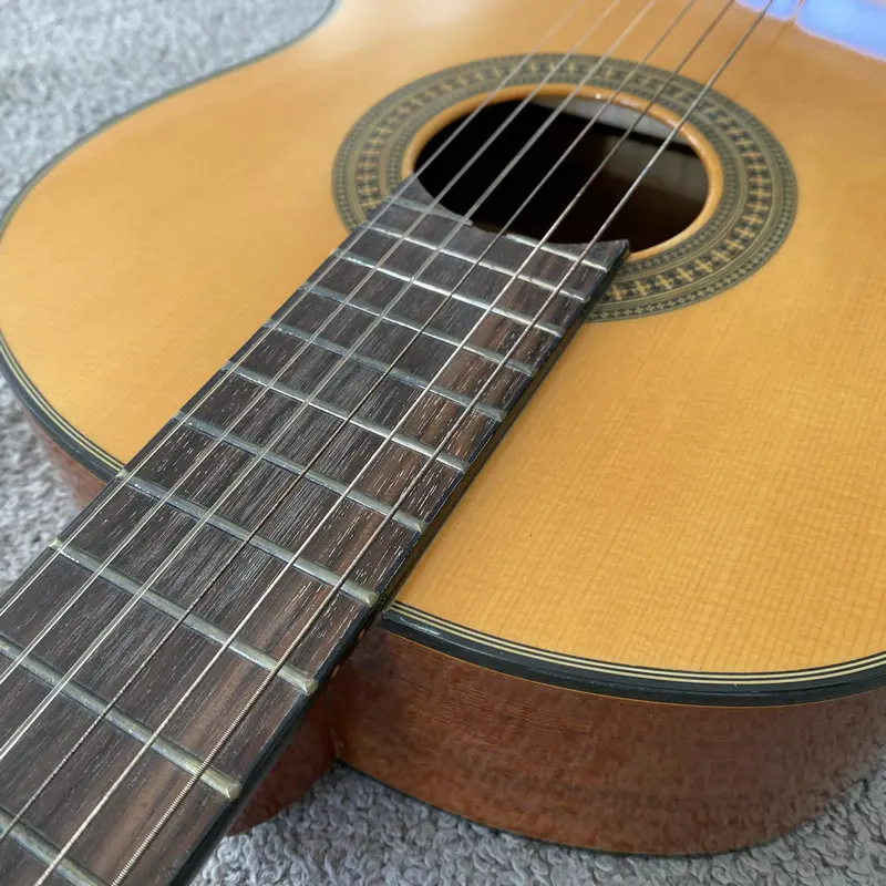 

I877 39-inch Classical Guitar Nylon String Solid Top Wood Guitar 19-Fret Classical Spanish Brand Made in Taiwan (OEM)