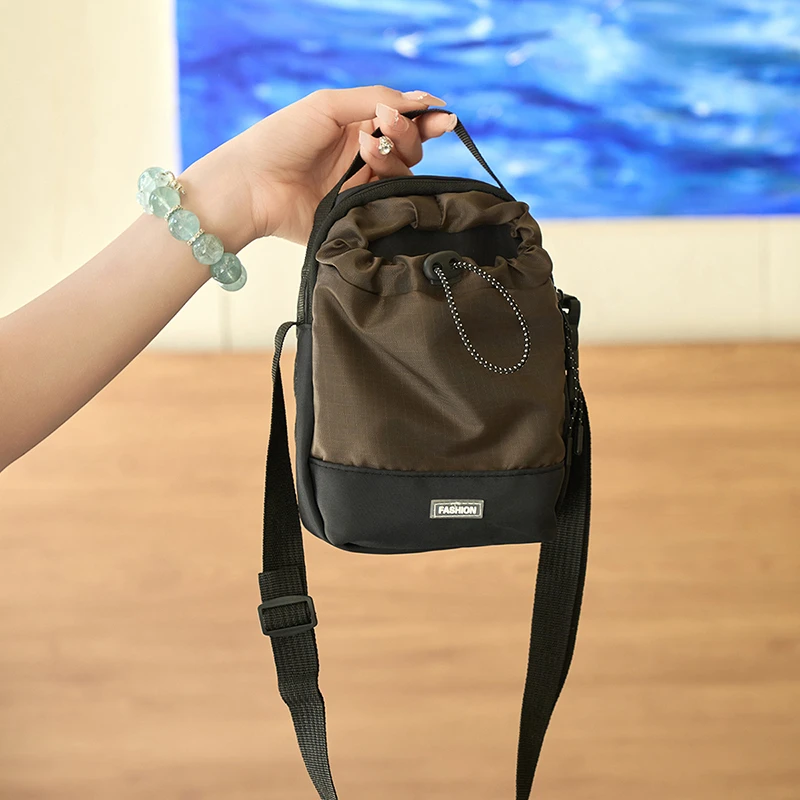 

Faionable Casual Versatile Waterproof Crossbody Bag for Women Portable Mobile Phone Bag Camera Bag Simple Design
