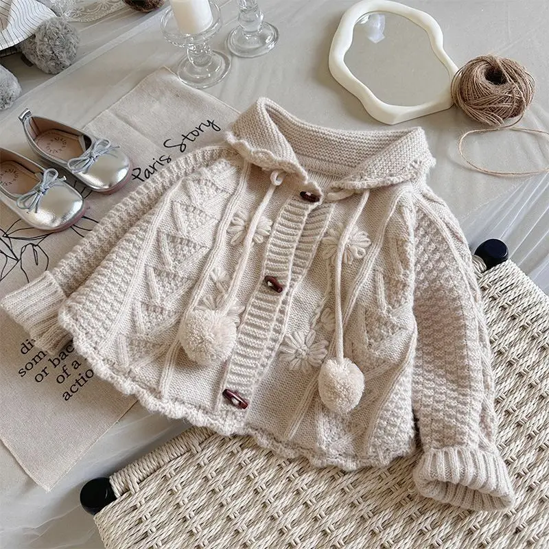 Suéter para niñas, otoño 2025, elegante cárdigan de punto Retro hecho a mano de ganchillo para niñas, abrigo de manga larga para niñas pequeñas