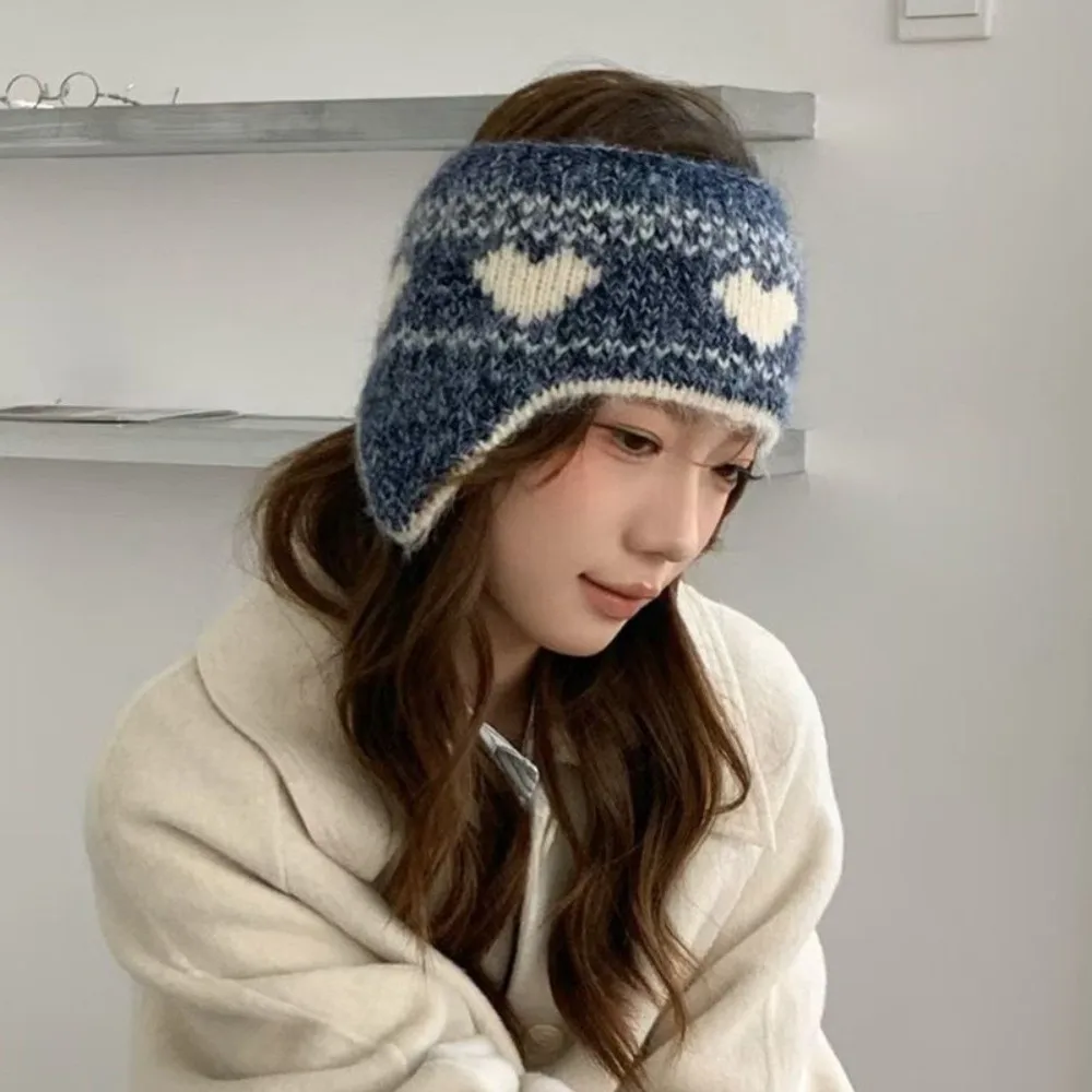 New Warm Knitted Ear Cover Snowflake Thickened Ear Warmer Windproof Heart-shaped Winter Earmuffs Women
