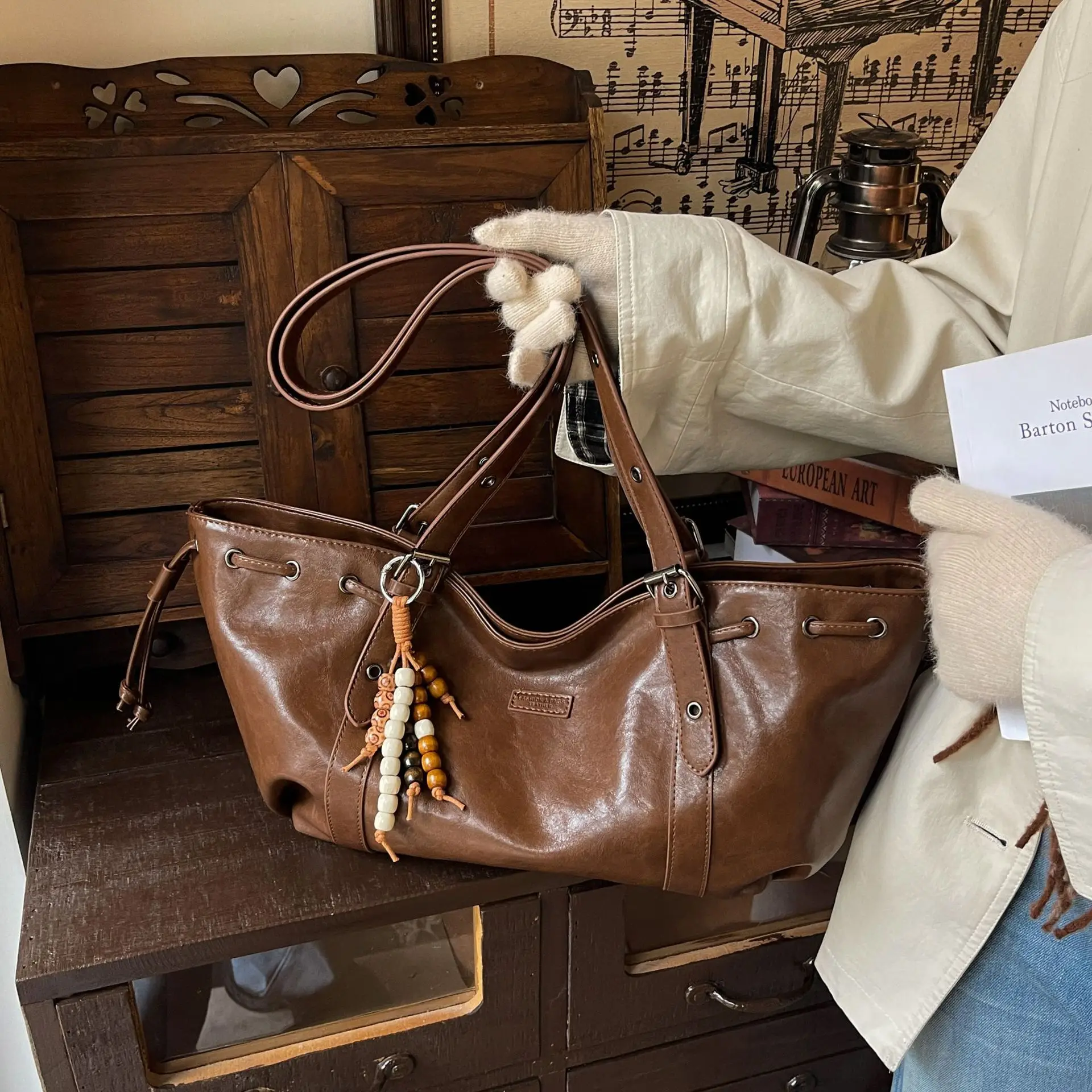 

2025 New Genuine Leather Vintage Underarm Tote Bag for Women, Spacious Shoulder Crossbody Purse, Sophisticated & Roomy​