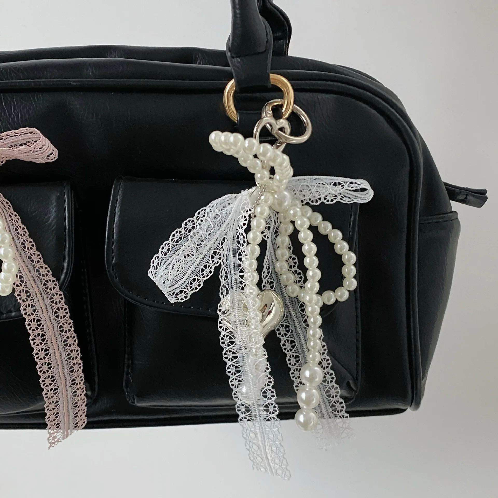 

2025 New Sweet Pearl Bow Keychain Heart Lace Pendant Girl Bag Pendant Accessory Gift