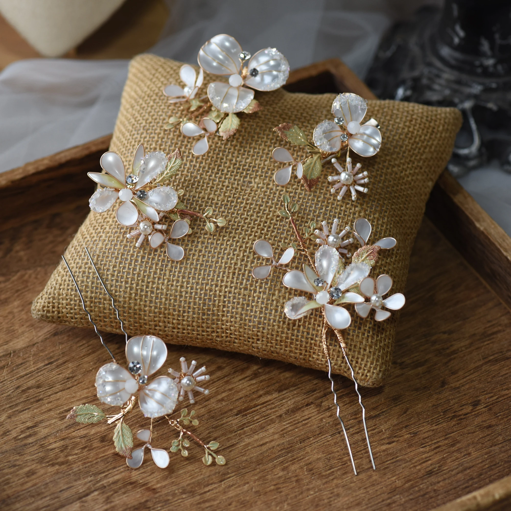 Gorgeous Flower Brides Hairpins Leaves Hair Sticks Headpieces Wedding Hair Accessories