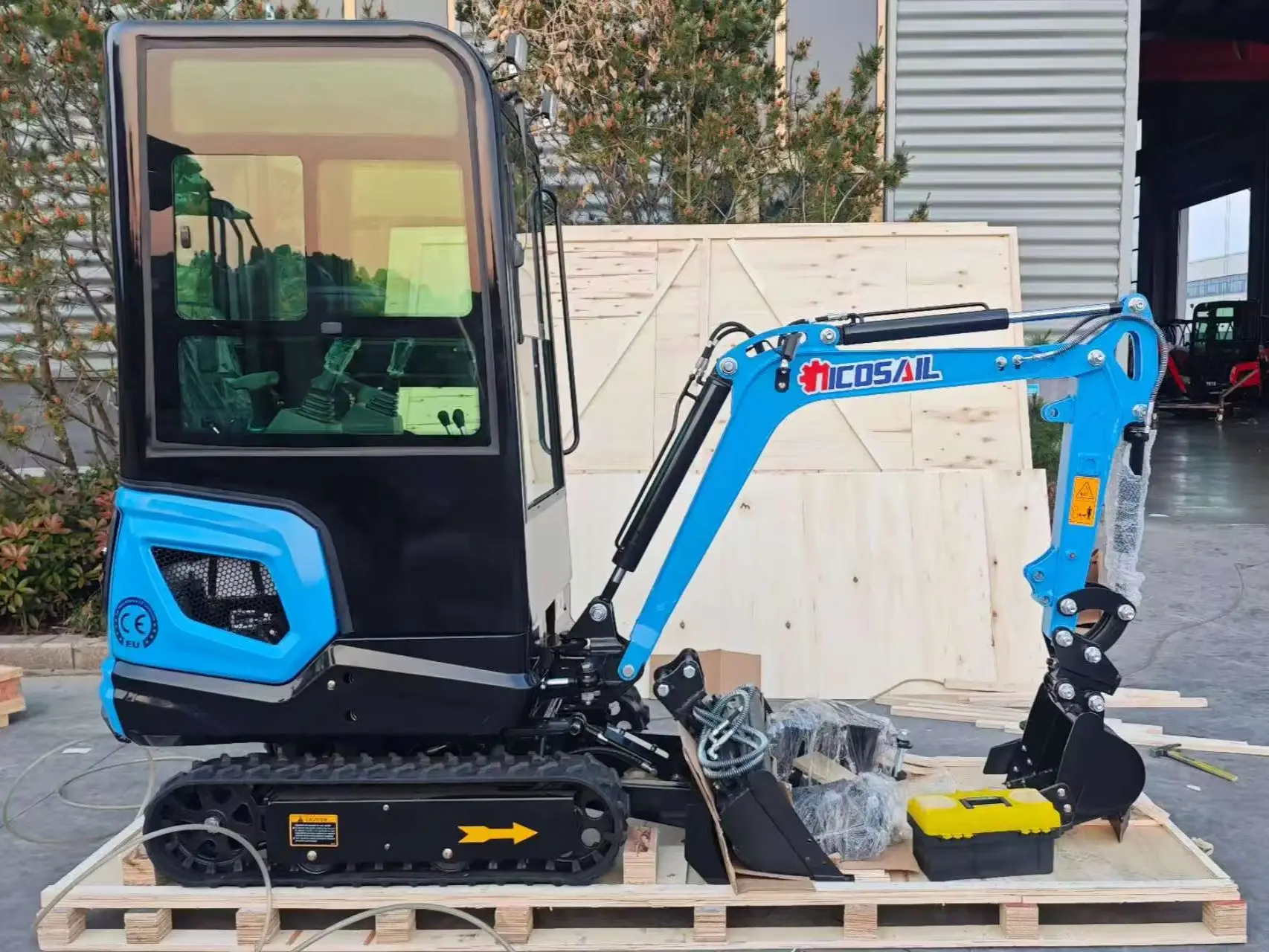 

CE Euro 5 Mini Excavator 1.8T Hydraulic Swing Boom Compact Digger for EU Construction Use
