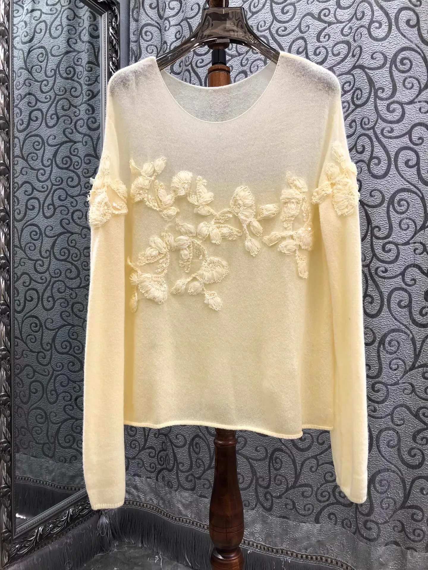 

Top Quality New Wool Knitted Sweaters 2025 Autumn Winter Tops Women Sequined Lace Embroidery Long Sleeve White Yellow Jumpers