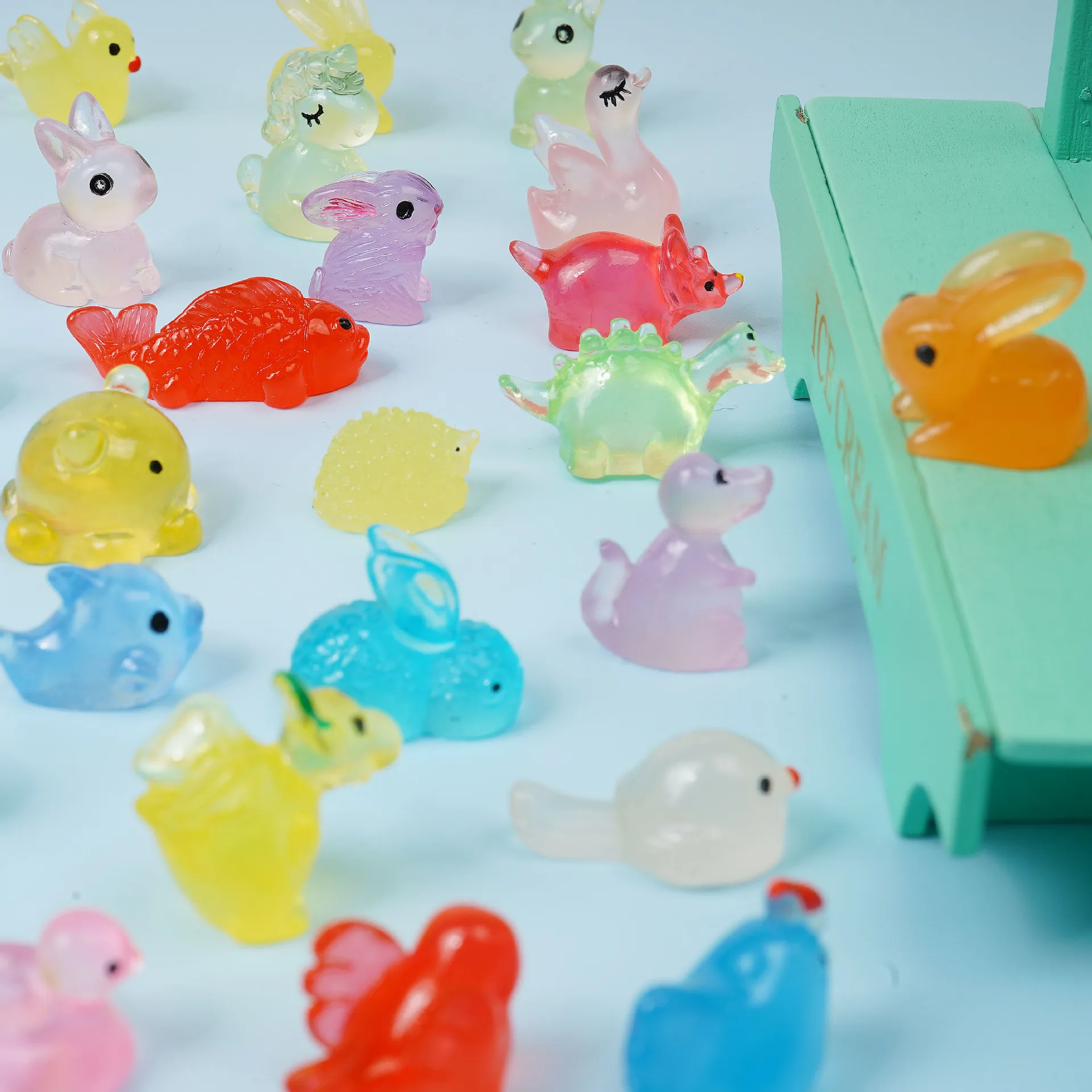 50 قطعة حيوانات راتينج صغيرة مضيئة 50 أنماط منمنمات تتوهج في الظلام شخصيات صغيرة صغيرة لإخفاء شخصيات البطة الصغيرة #4