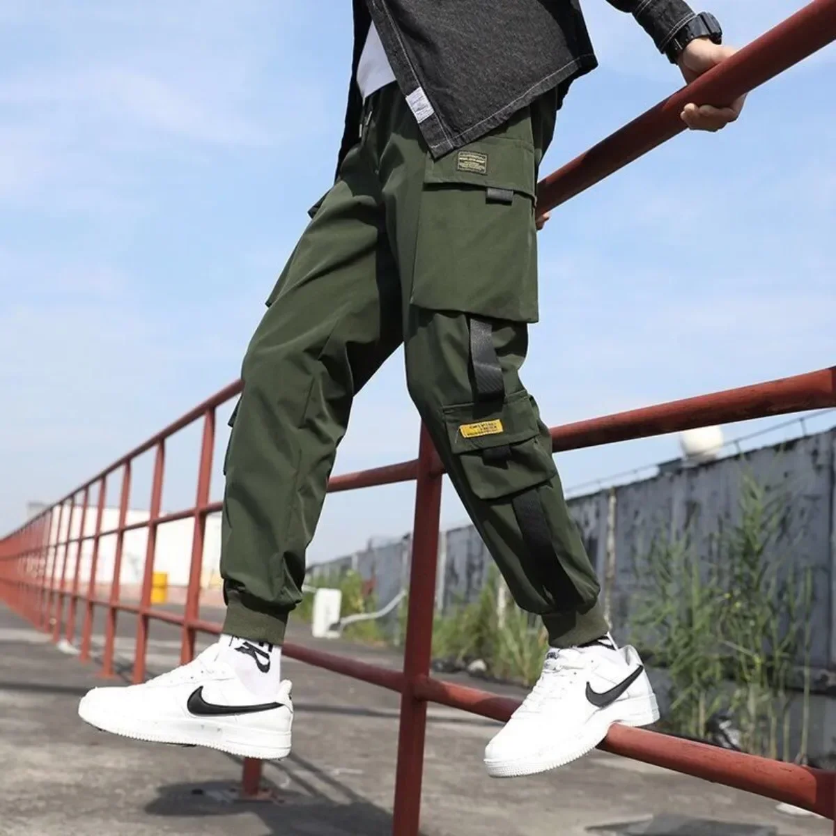 

2025 Summer New Men's Multiple Pockets Cargo Pants Solid Color Work Pants Drawstring Letter Casual Pants Fashion Style