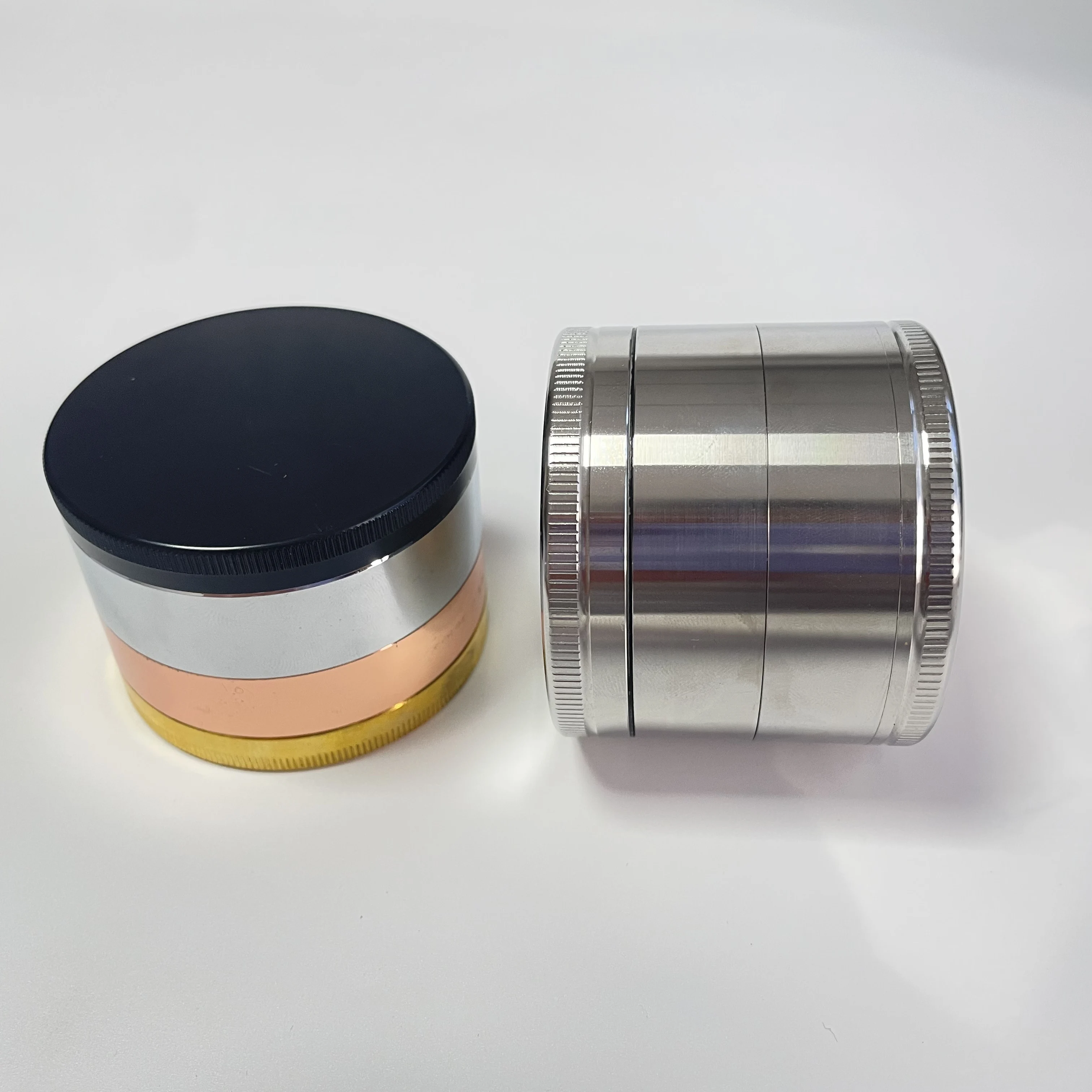 Personalizza Tobecco speziato alle erbe per uso alimentare in acciaio inossidabile 304 per smerigliatrice da fumo 63 mm/2,5 pollici per accessori da fumo