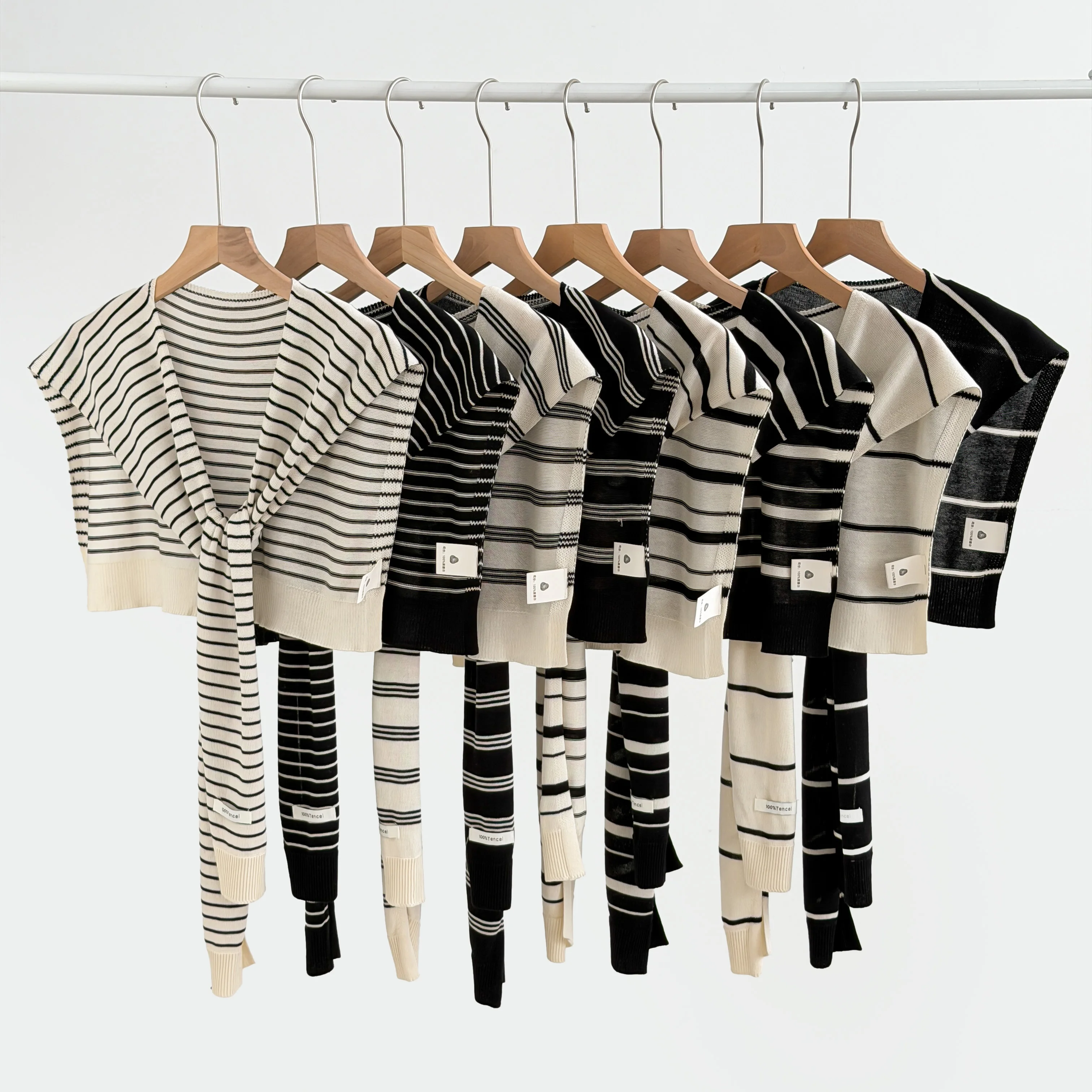 A New Style Women's Striped Shawl with a Contrasting Color Cardigan for Office Air-Conditioned Rooms, a Small Cape for Shoulder and Neck Protection