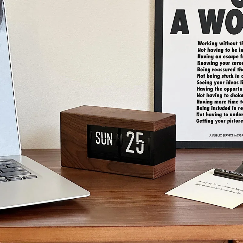 

European Mechanical Page Turning Clock With Calendar, Automatic Seat, Pendulum, Desktop Living Room, Retro Decoration