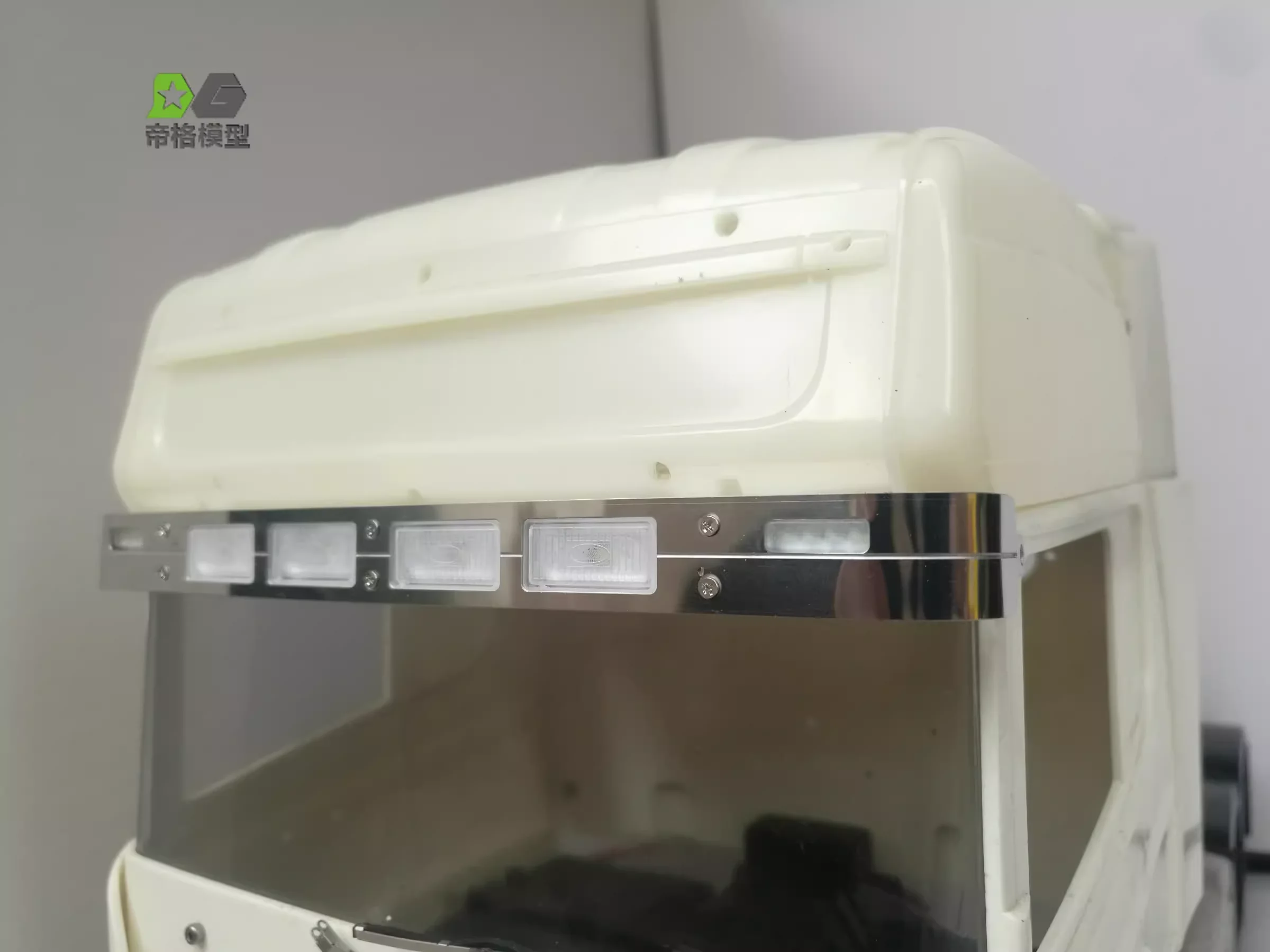 Metall-Sonnenblende mit LED-Licht für TAMIYA Rc Truck Kipper Trailer im Maßstab 1:14, 620 56323 730