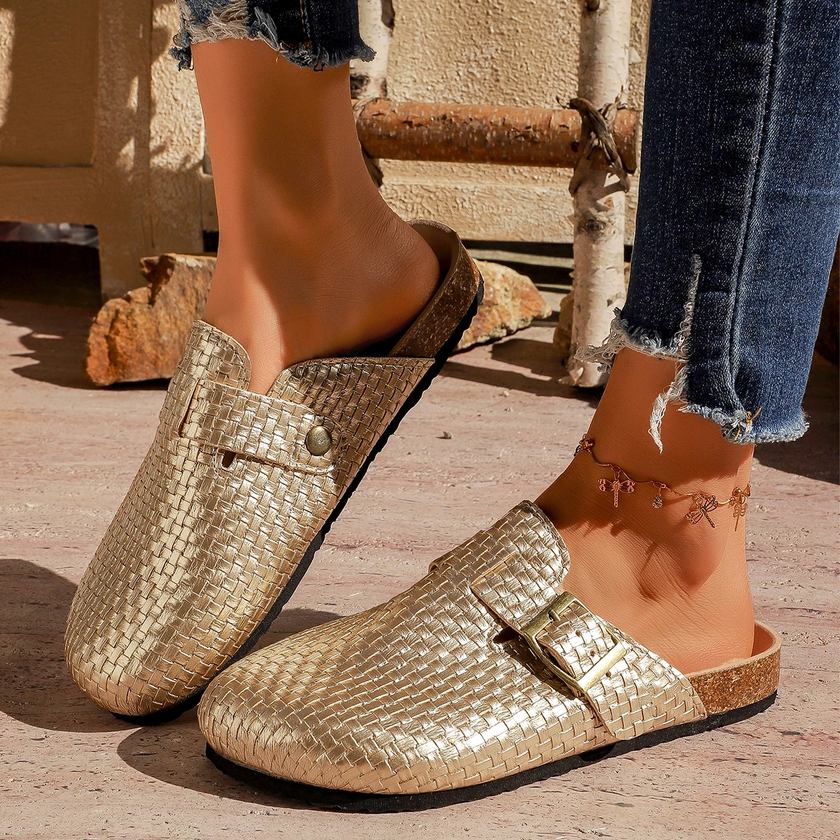 Trendige Damen-Flachmules - Retro Wildleder-Pantoffeln mit Verstellbarem Riemen und Kork-Einlegesohle Modische Freizeitschuhe für Damen 2026
