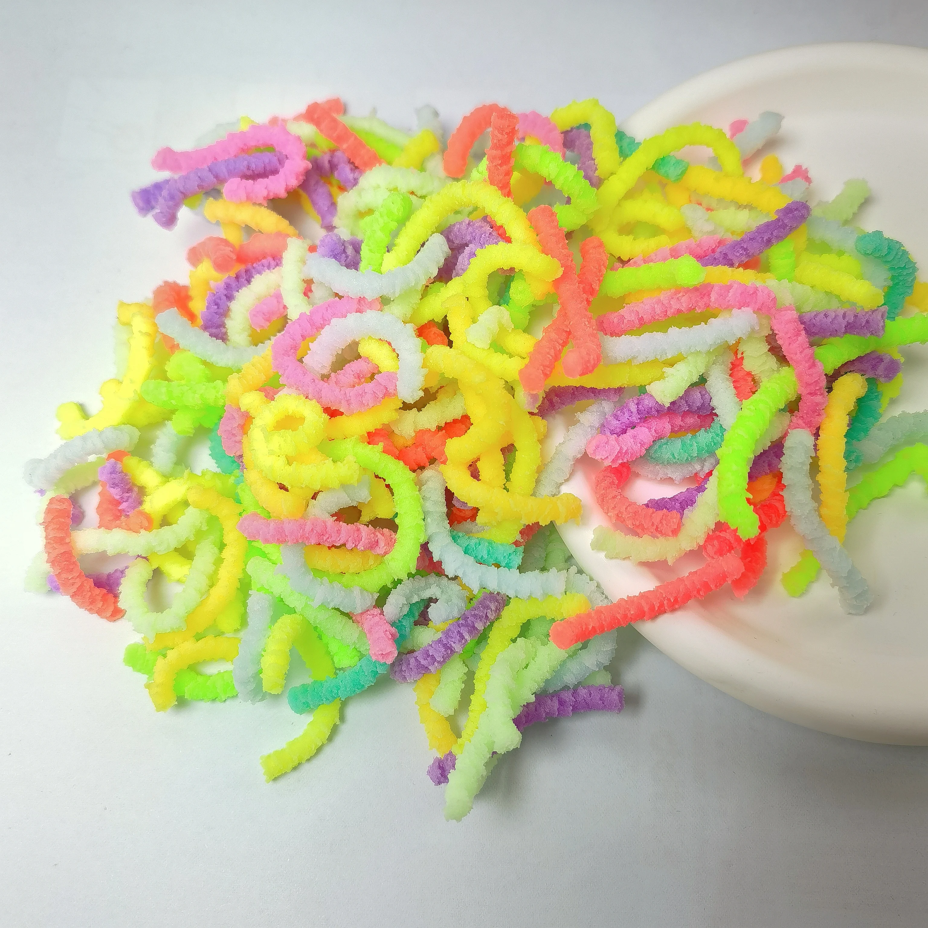 Mixed Colors Moving Insect Novelty Toy 500g Stress Relief Horror Simulated Insects that Move for Pranks Fun Available - view 3