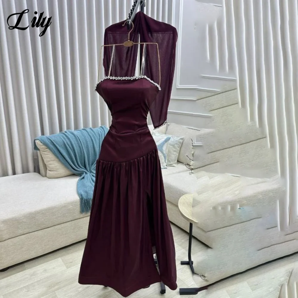 Lelie Bourgondië فسات Clujة Strapless Plooien Maxi-avondjurk met Kristallen Ruches en A-lijn Hoge Split Galajurk