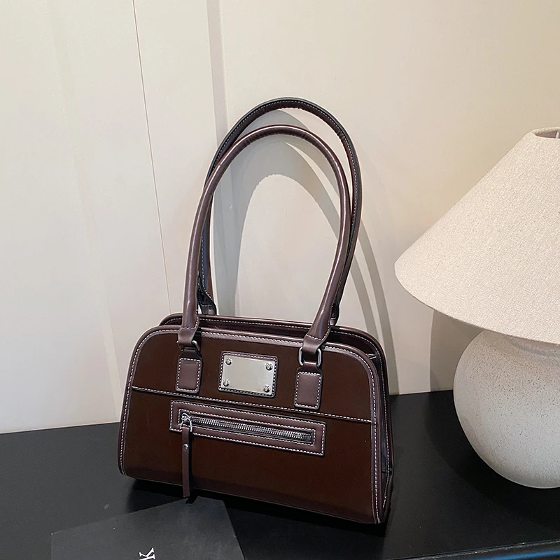 

Luxury Women Elegant Leather Shoulder Bag High End Classic Tote Handbag Designed For Fashionable City Commuter Lifestyle