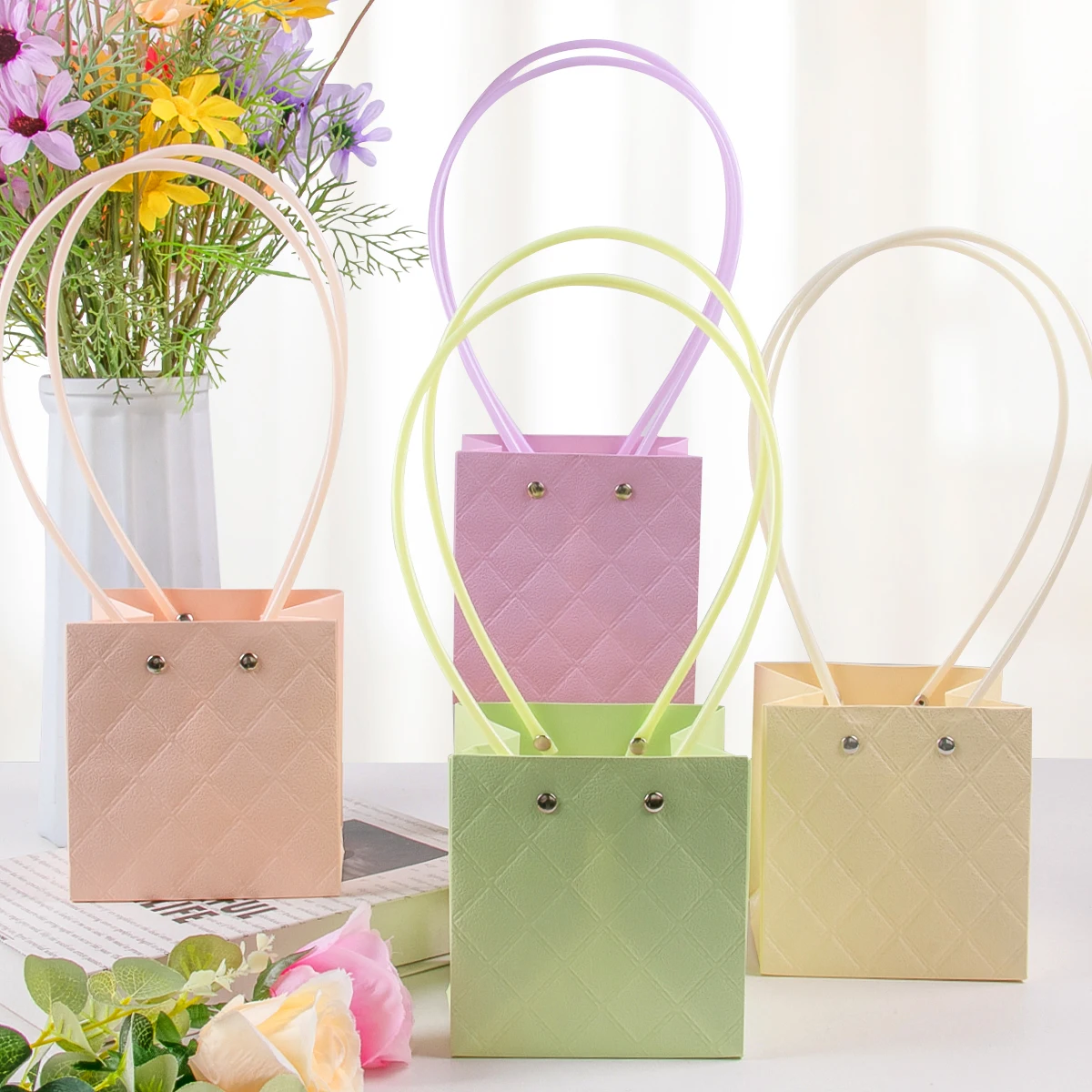 Flower Wrap Kraft - 5 ชิ้นกระดาษดอกไม้ของขวัญกระเป๋าจับสี่เหลี่ยมผืนผ้า Tote กระเป๋าสําหรับงานแต่งงานวันเกิดแบบพกพาดอกไม้ Tote กระเป๋า