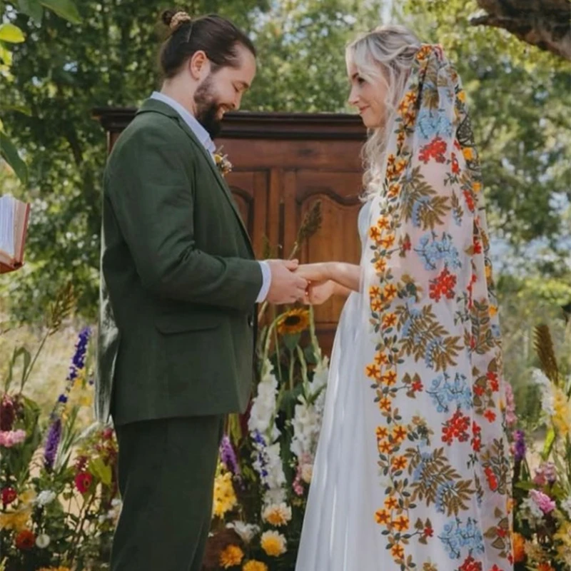

Embroidered Flowers Floral Wedding Bridal Veils For Brides Cathedral Colorful Luxury Long With Comb Yellow Red Blue Leaves