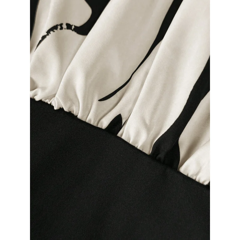 Long-Sleeved Jumpsuit, Made of Patchwork Fabric, Featuring a Loose Printed Shirt Combined with Solid Elastic Material view 5