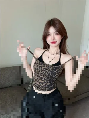 Sexy American Girl Retro Leopard Print Sleeveless Vest Modern Two-Piece Short Sexy Belted Fake Two-Piece Hot off the Press