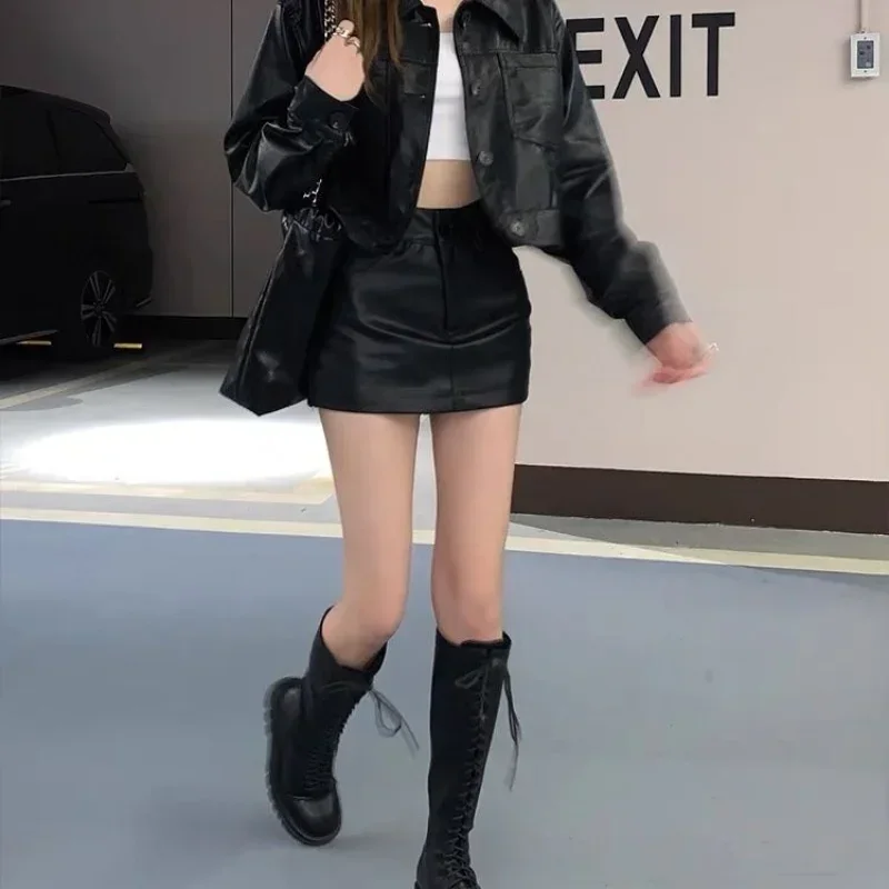 스커트 여성 블랙 Pu 가죽 섹시한 미니 새로운 도착 가을 Empire Mujer 스트레이트 패션 라이닝 streetwear Y2K all-match 하라주쿠