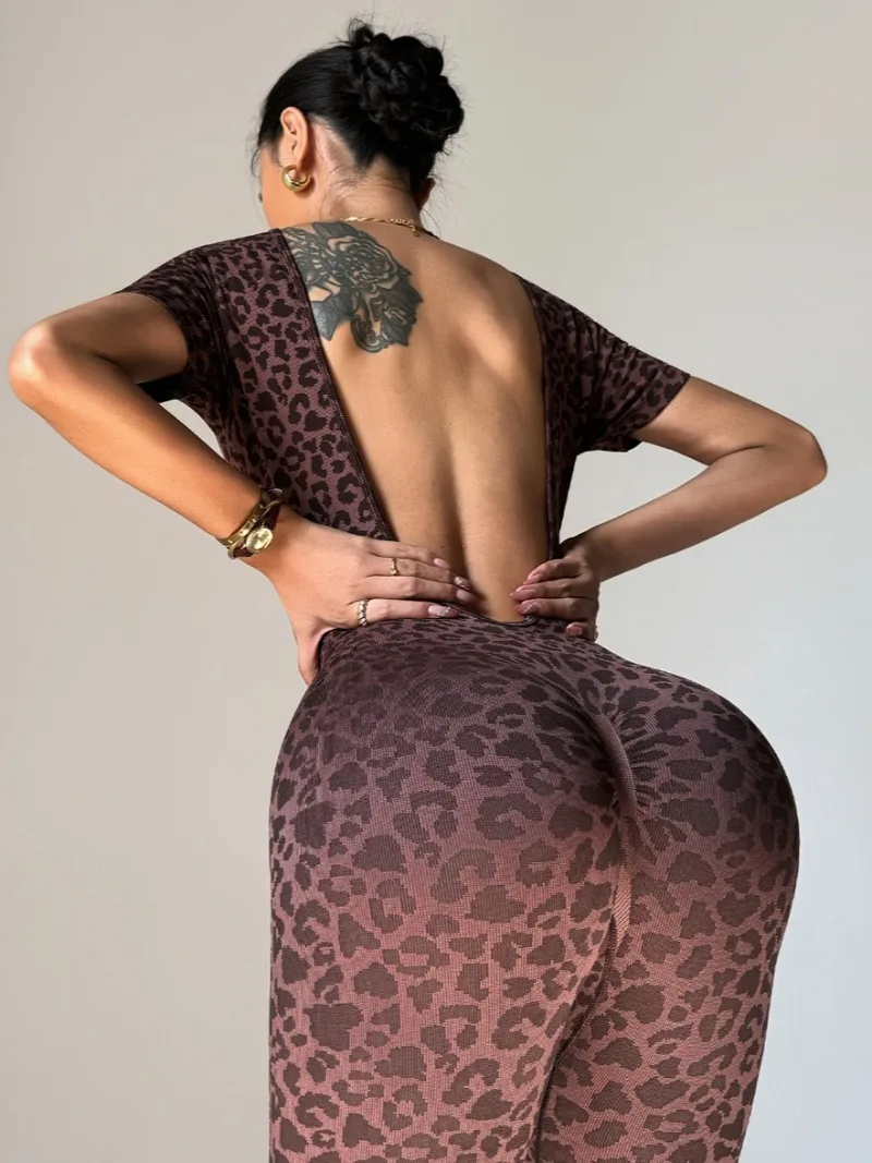 مثير الرياضة بذلة المرأة ليوبارد طباعة اليوغا وزرة قصيرة الأكمام عارية الذراعين قطعة واحدة ضيق ارتداءها اللياقة البدنية الرياضة رياضية