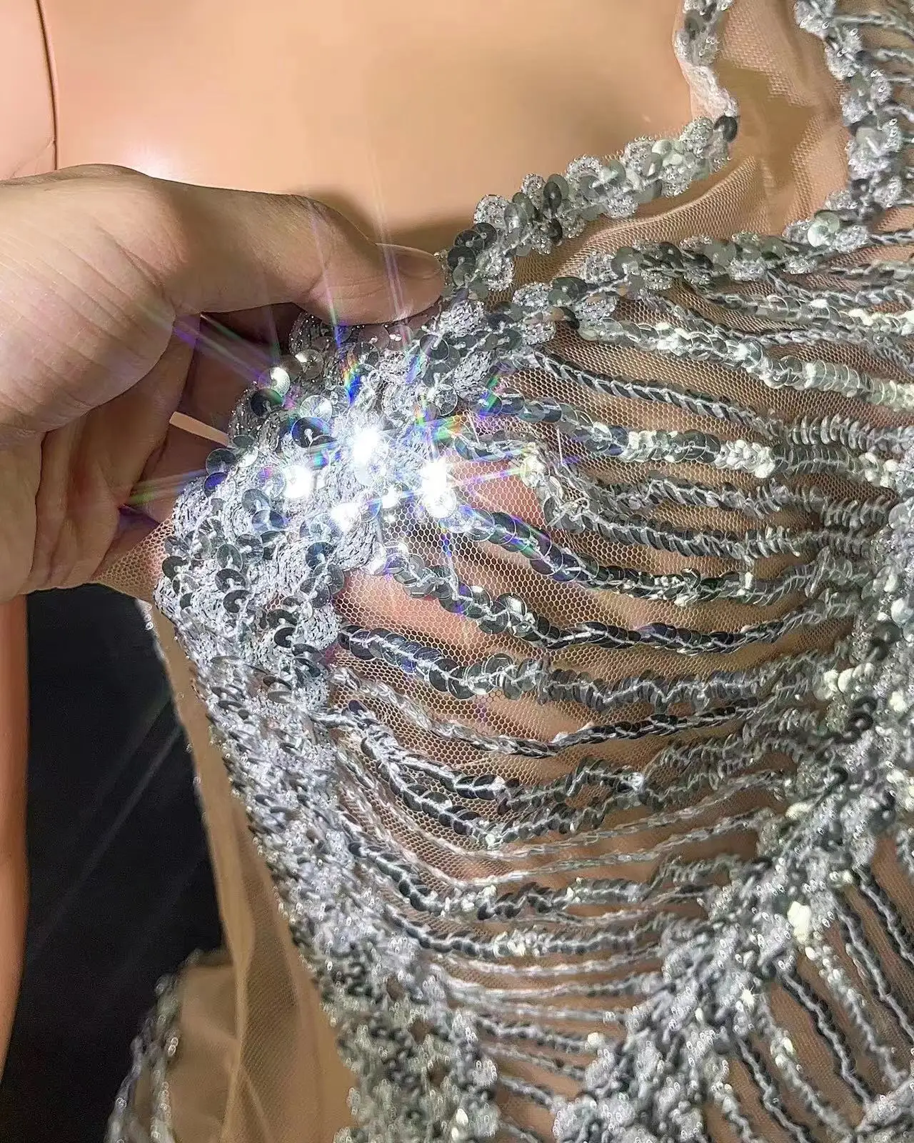 Neue maßge schneiderte Gaze aushöhlen Spitze transparente hochela tische Pailletten sexy enges Kleid Geburtstags feier Kleid Performance-Kleid