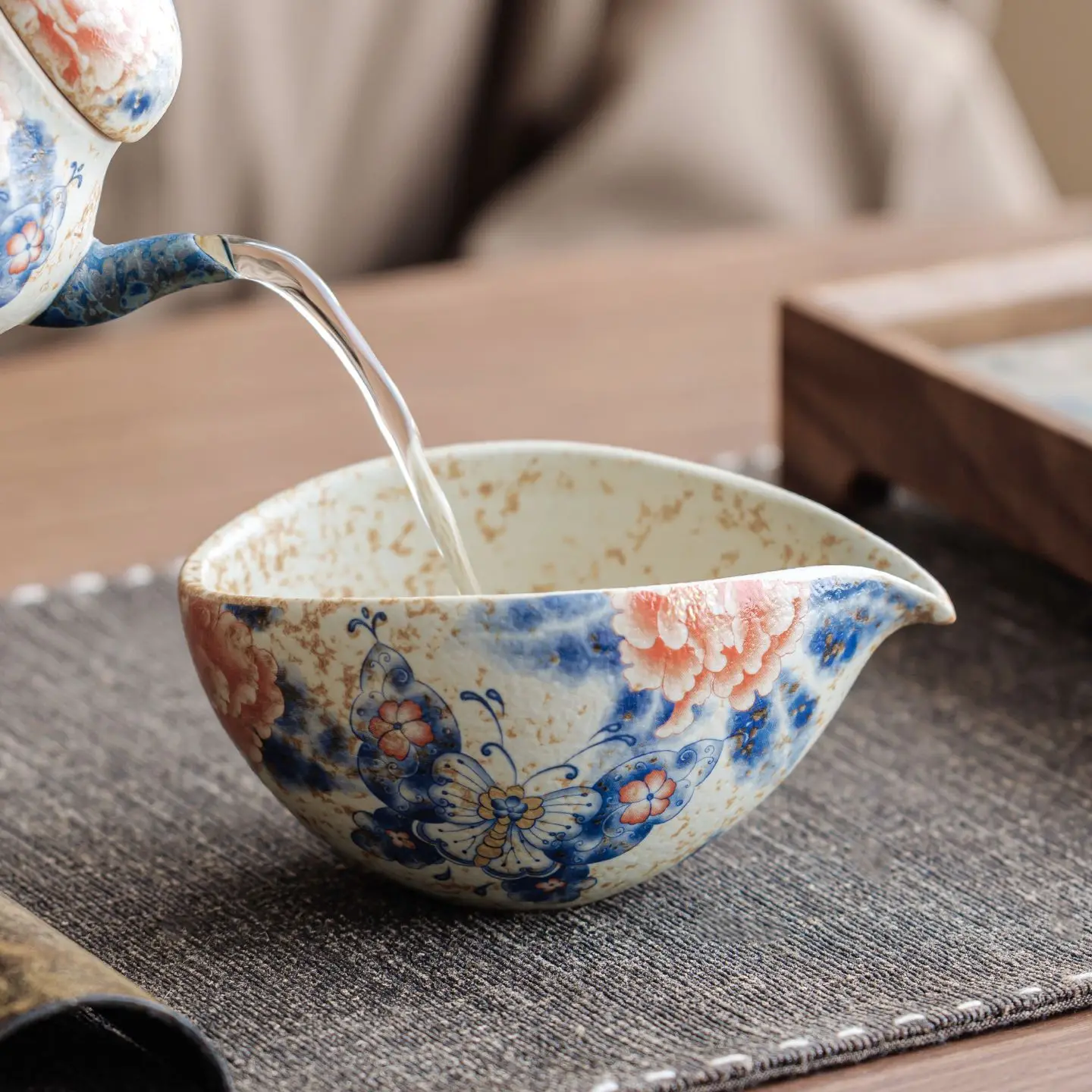 Blue and White Flint Red Caramel Glaze Butterfly Peony Fairness Cup Single Ceramic Tea Pitcher Gongdao Cup Tea Ceremony Gift