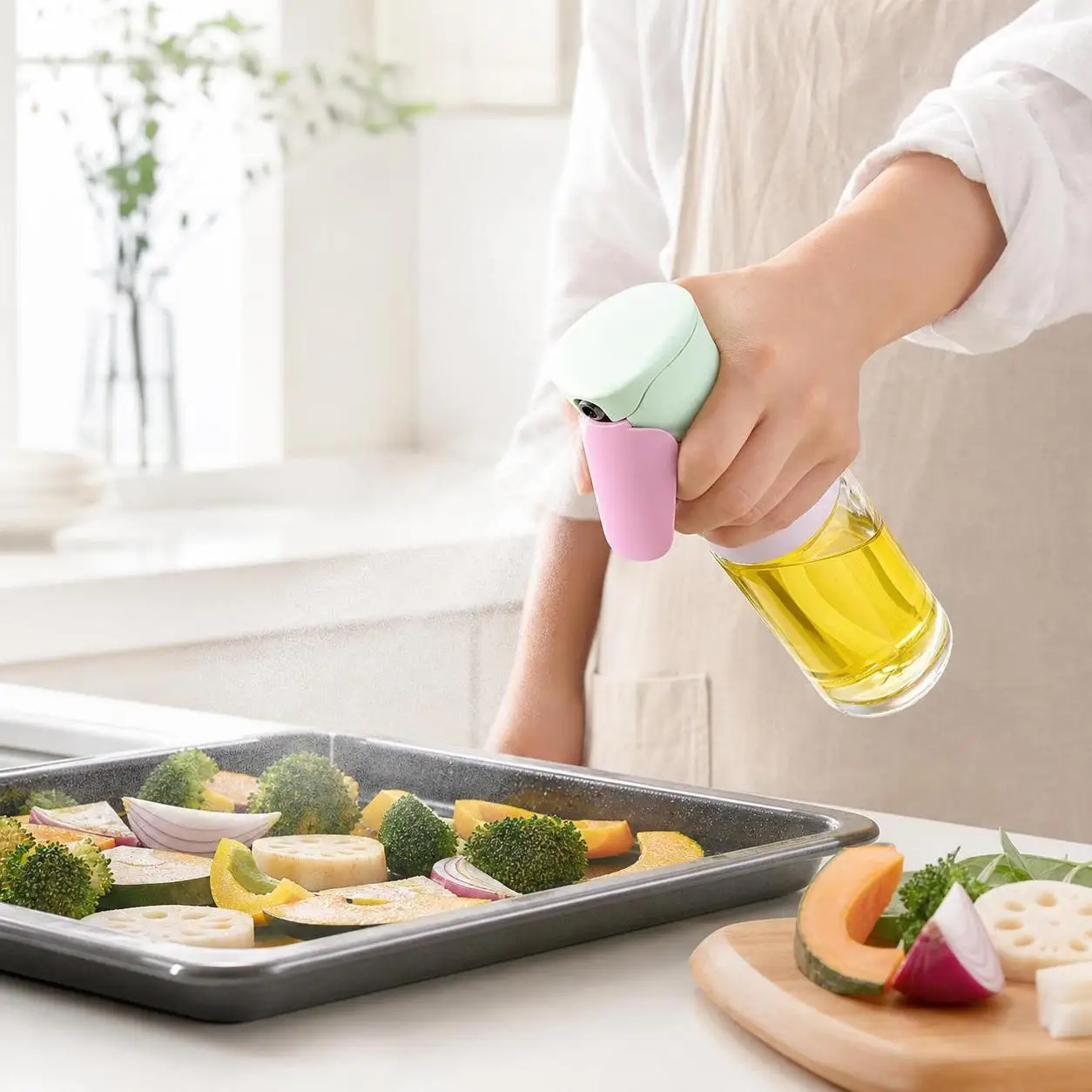 Olive Oil Mister, Glass Oil Spray Bottle for Kitchen, BBQ Spray Bottle - Imported Household Food Oil Dispenser with Fine Mist
