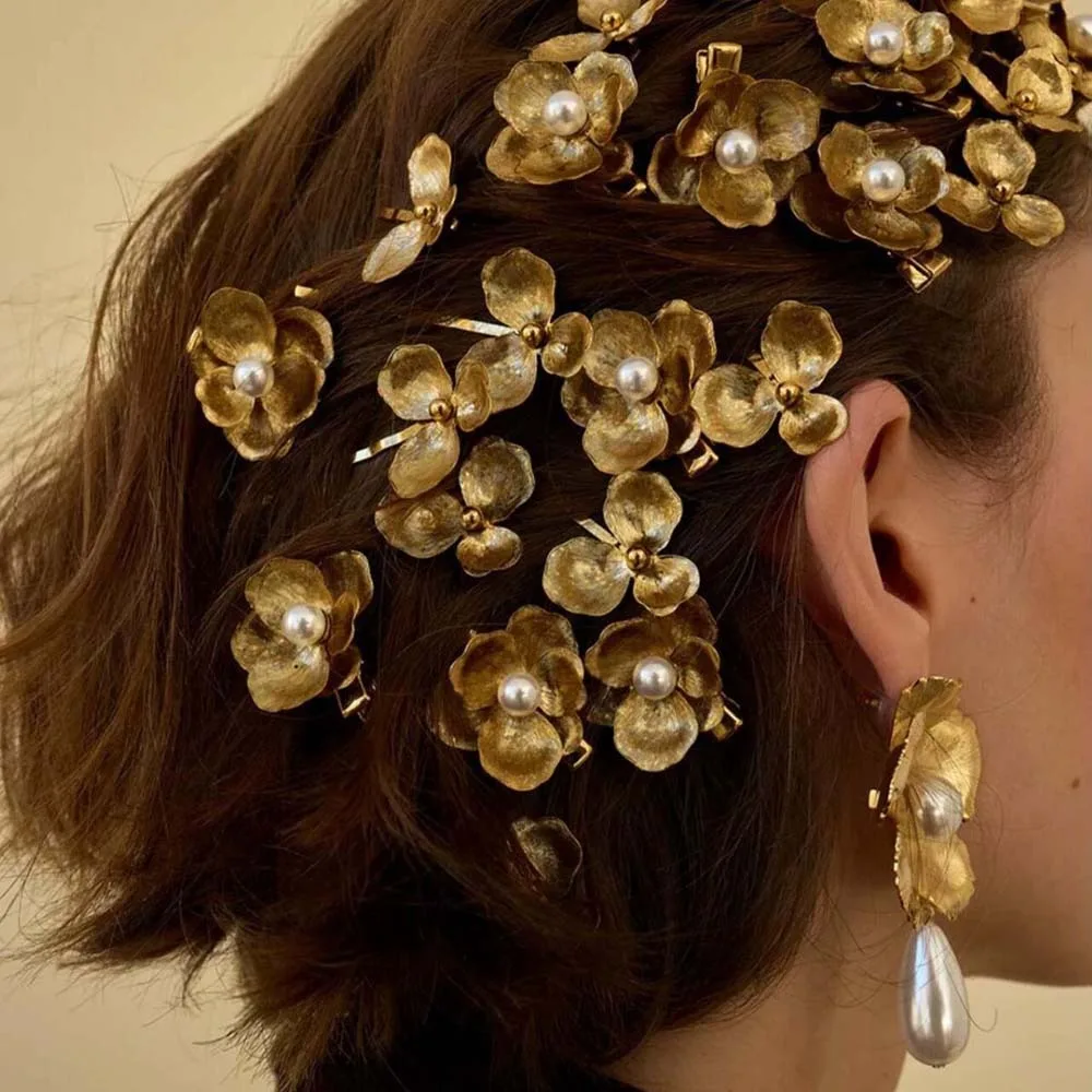

5pcs Elegant Golden Flower Hair Forks Hairstyle Tools Retro Pearl Side Clips Hair Accessories French Style Wave Alloy Barrettes