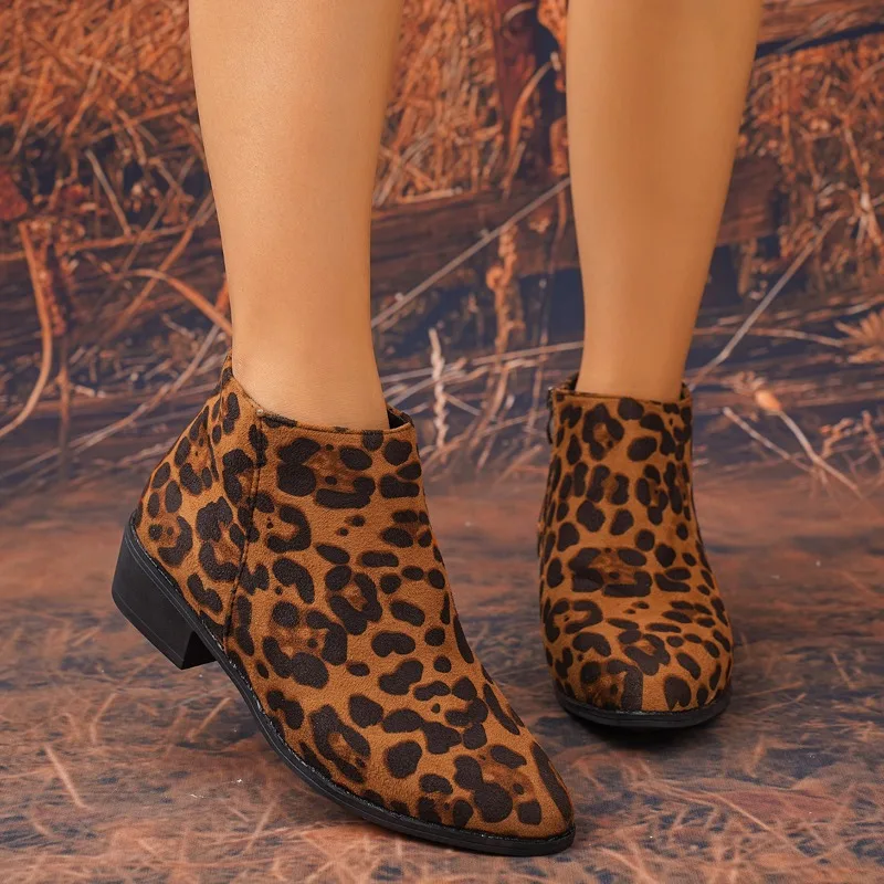 

Autumn Women's Fashionable Hot Selling Pointed Toe Leopard Print Boots Side Zip Suede Chunky Heel Ankle Width Casual Boot