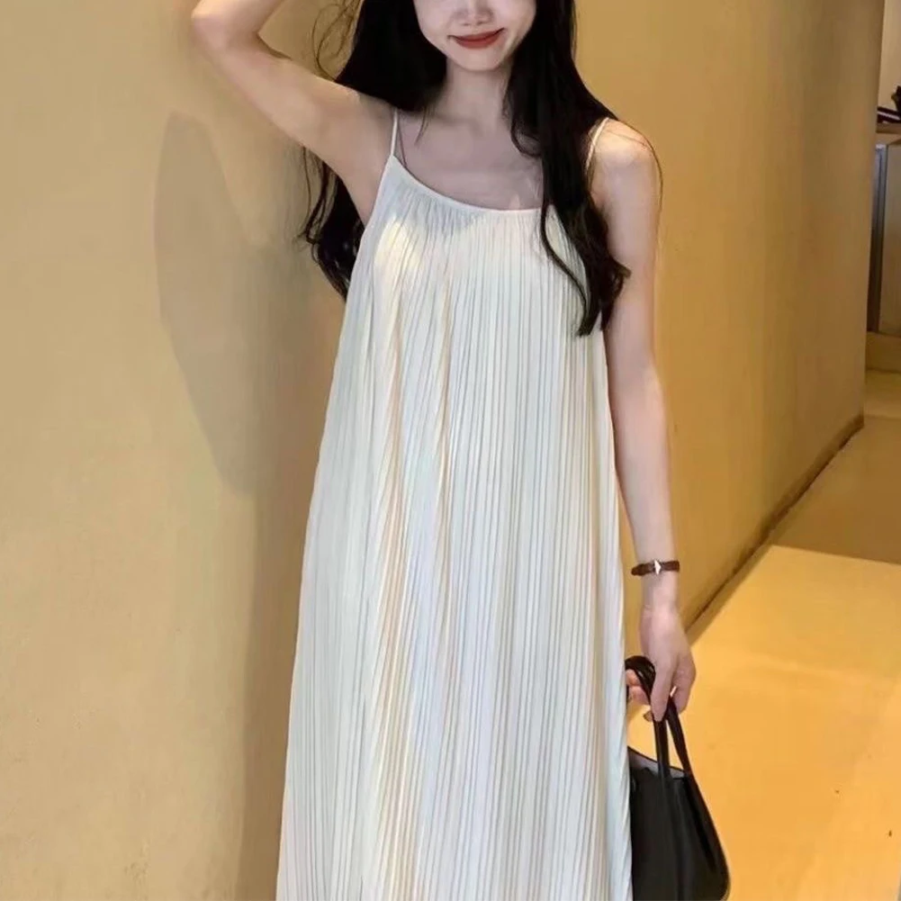 Robe à bretelles plissée en Polyester noir pour femmes, vêtements intérieurs sans effort, Style paresseux, toutes saisons, pièce autonome, saison appropriée